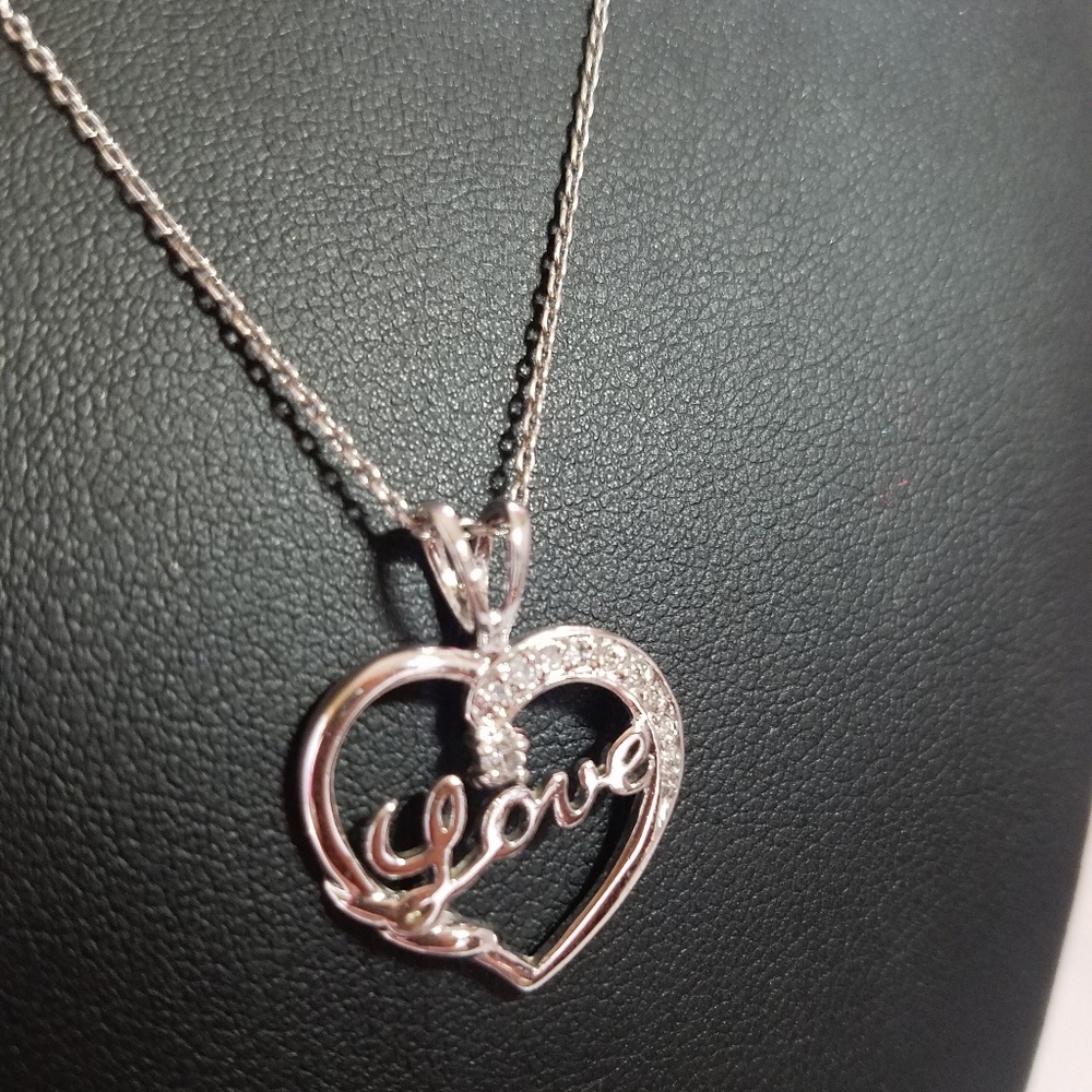 925 Silver Chain with 925 Silver Pendant NWOT